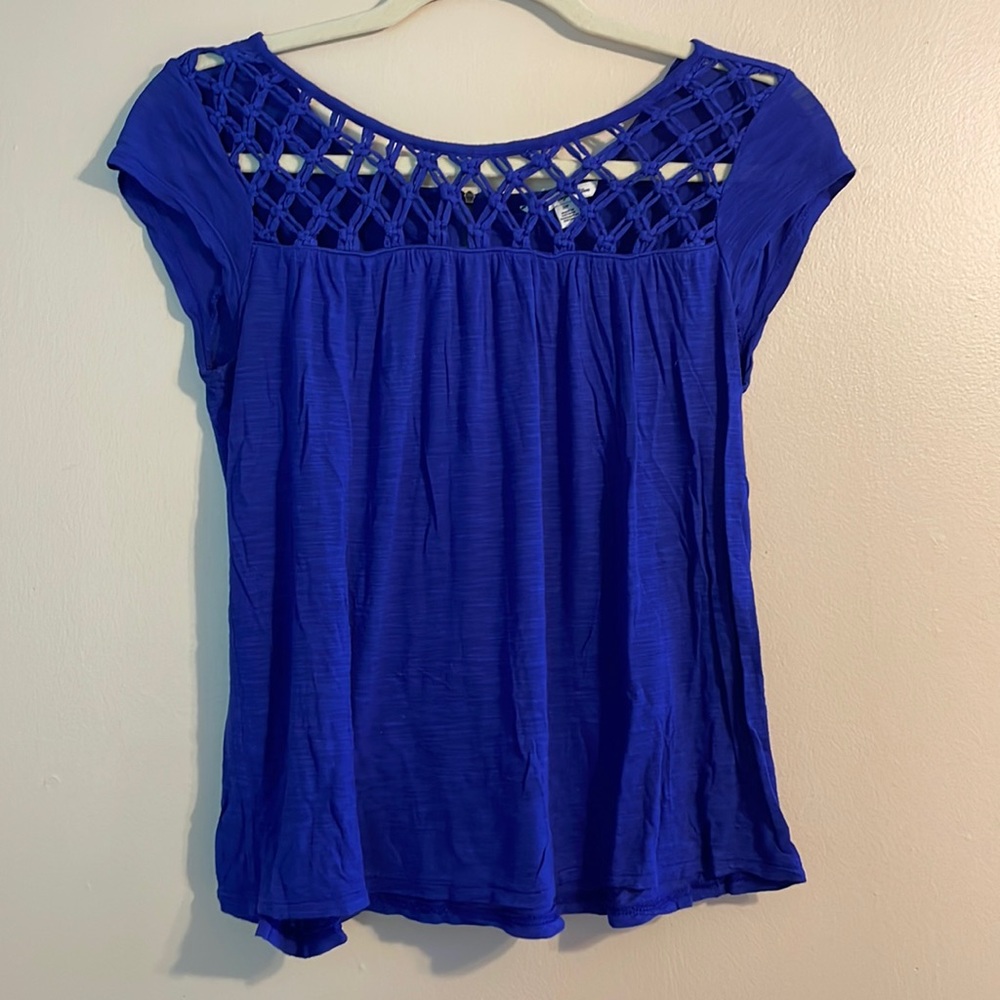 American Eagle Cut Out Shirt